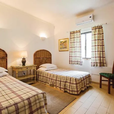 Sleeps 8 Air Con Wifi Benagil